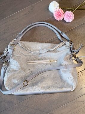 🌸 Light Gray Leather Tote Bag with Floral Laser-Cut Detail